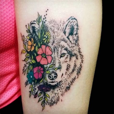 Tatuajes femeninos lobos